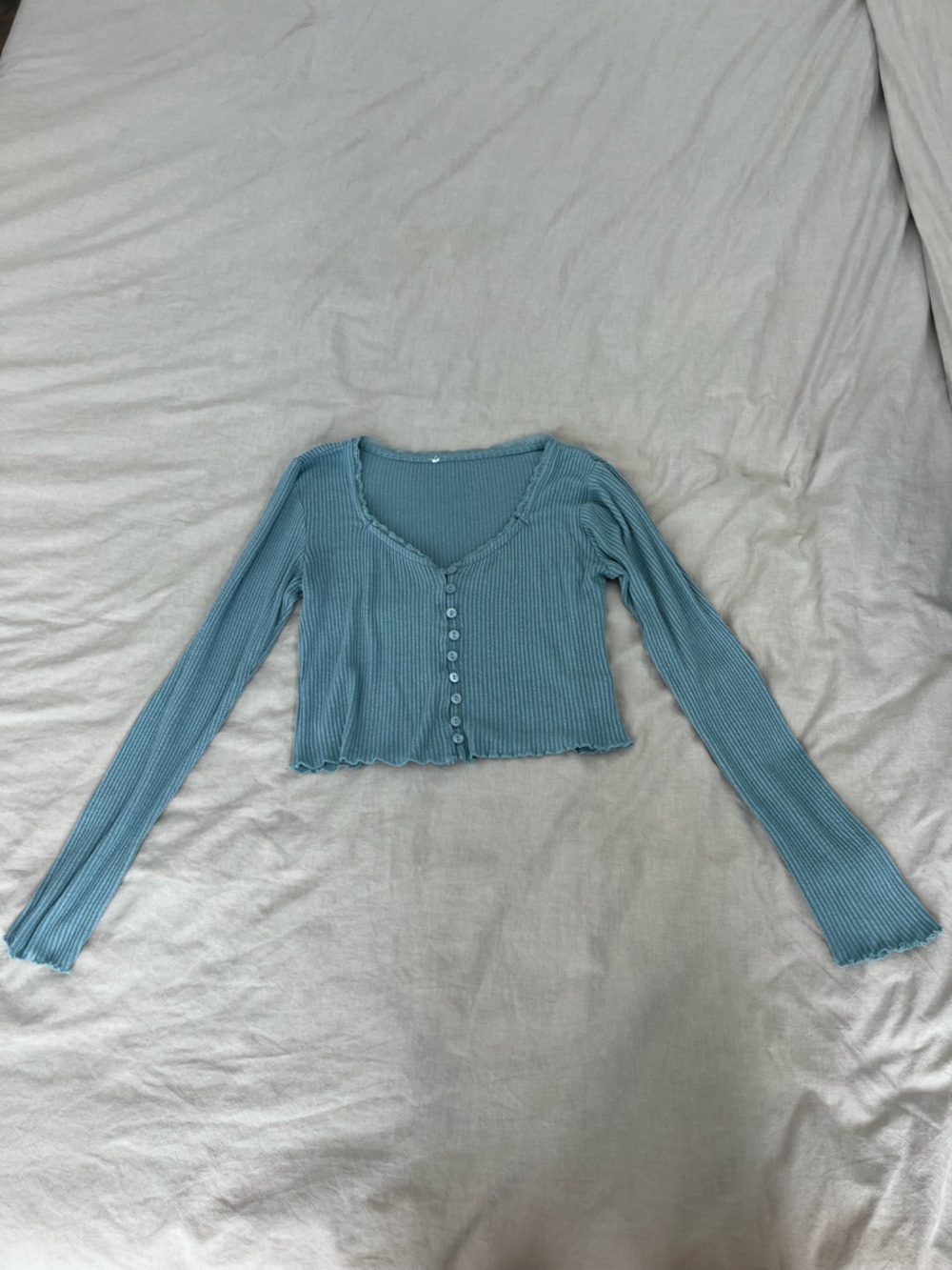 Forever 21 Light Blue Ribbed Button-Front Long Sleeve Crop Top